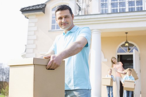 Flexible man and van assistance for storage and home moves
