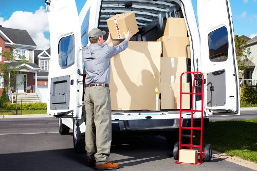 Secure van loading for a smooth Lambeth relocation